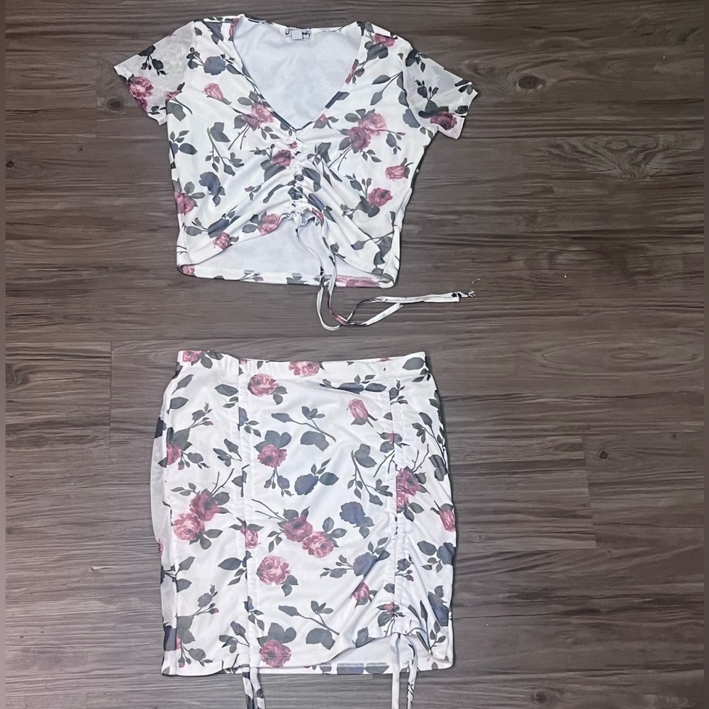 2 Piece Flower Colored  Set